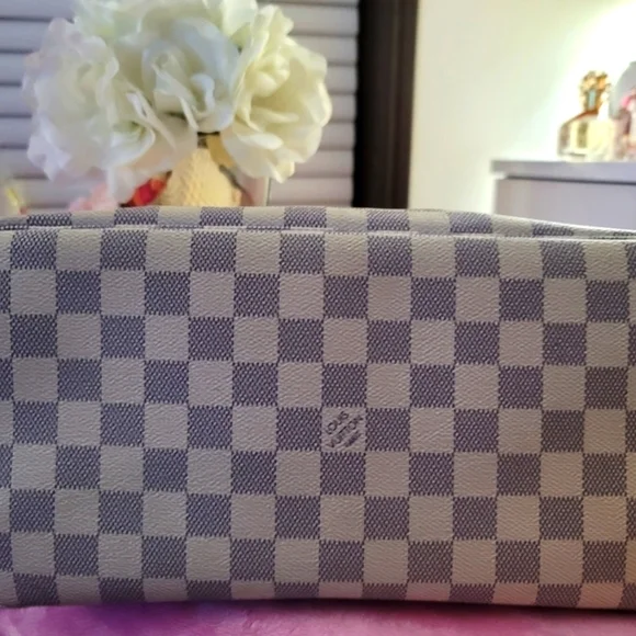 Louis Vuitton Cream and Tan Checkered Tote - Picture 4 of 13